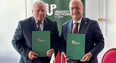 Rektör Çomaklı, akademik iş birlikleri için Polonya'da