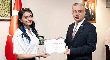 Rektör Levent, KAP kapsamında emeği geçenlere teşekkür belgesi takdim etti