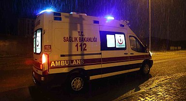 Şantiyeye yıldırım düştü: 1 işçi ağır yaralandı