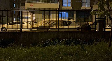 Tatvan'da 10 dakikalık sağanak yolları dereye çevirdi