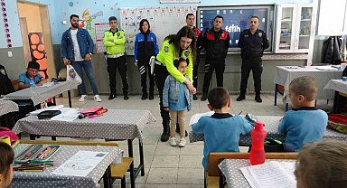 Tatvan'da polis ekipleri 1 yılda 4 bin 250 öğrenciye polislik mesleğini tanıttı