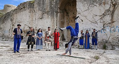 Urartuların kalesinde Urartu konulu oyun sahnelendi