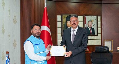 Vali Çelik vekaleten kurban bağışında bulundu