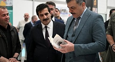 Vali Çiftçi'den Kitap Fuarı'na ziyaret