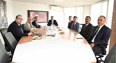 Vali Çiftçi'ye vakıftan bilgilendirme