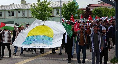 Van YYÜ'de akademisyen ve öğrencilerden Filistin için 'sessiz' yürüyüş