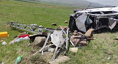 Varto yolunda feci kaza: 1 ölü, 4 yaralı