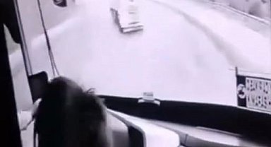 2 kişinin hayatını kaybettiği kaza anına ait görüntüler ortaya çıktı