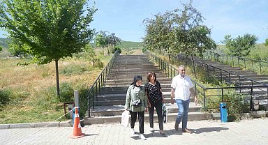 56 yaşında üniversiteyi birincilikle bitirdi