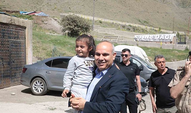 Ağrı Valisi Koç köyleri ziyaret ediyor, talepleri dinliyor, sorunları çözüyor