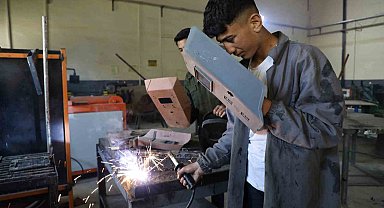 Ağrı'da fabrikaya dönüşen meslek liseleri, 38 milyonluk ciroya ulaştı