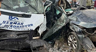 Ağrı'da iki otomobil çarpıştı: 5 yaralı