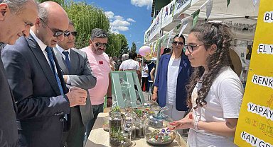 Ağrı'da projelerin sergilendiği "Bilim Şenliği" yoğun ilgi gördü