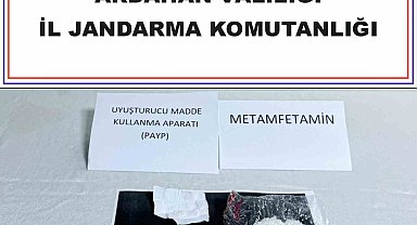 Ardahan'da uyuşturucu satışına suçüstü: 4 kişi tutuklandı