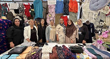 Atık malzemelerden yaptıkları ürünleri sergilediler