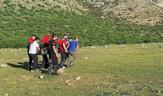 Attan düşen kadın helikopterle hastaneye kaldırıldı