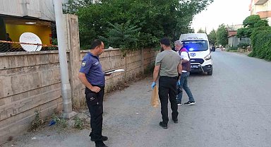 Aydınlatma direğine asılı halde bulunan genç hastaneye kaldırıldı