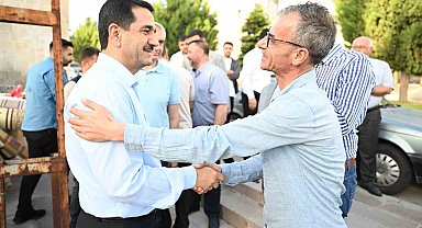 Başkan Taşkın, bayram namazı sonrası vatandaşlarla bayramlaştı