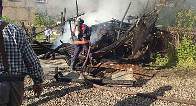Bayram öncesi evini boyatmak için eşyalarını bıraktığı depoda yangın çıktı