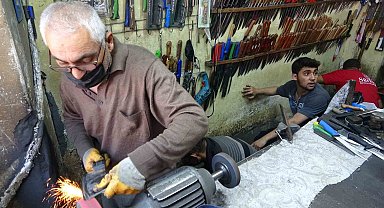 Bıçak bileme ustalarının yorucu bayram mesaisi