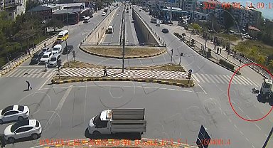 Bisikletli öğretmenin hayatını kaybettiği feci kaza kamerada