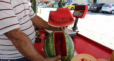 Bunaltıcı sıcaklar vatandaşı sulu meyvelere yönlendirdi