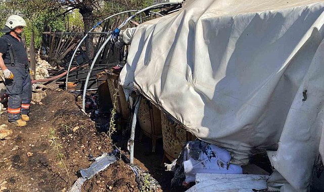 Çadır yangını itfaiye tarafından söndürüldü