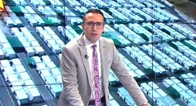 Canlı yayında depreme yakalandı