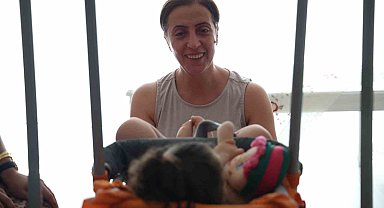 Çocukları olmayan çift, koruyucu aile modeli ile evlat hasretini dindirdi