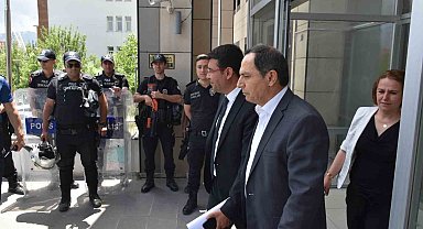 Cumhurbaşkanı Erdoğan'ın fotoğrafını indiren DEM Partili başkan ifade verdi