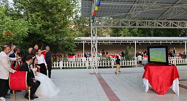 Düğüne milli maç arası