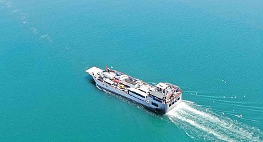 Elazığ-Pertek feribotlarında bayram hareketliliği