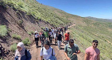 Elazığ'da Hazarbaba Dağı'na doğa yürüyüşü gerçekleştirildi