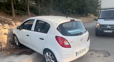 Elazığ'da otomobil duvara çarptı: 1 yaralı