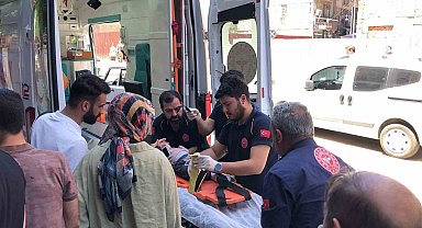 Elazığ'da otomobilin çarptığı çocuk yaralandı