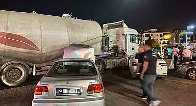 Elazığ'da tankerle iki otomobil çarpıştı: 2 yaralı