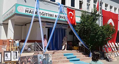 Erciş'te yılsonu sergisi düzenlendi