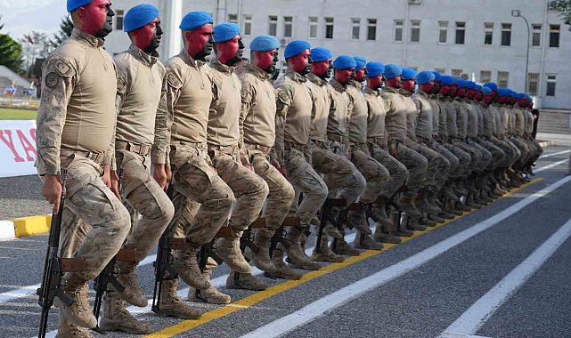 Erzincan'da jandarma komandolar gösterisiyle nefes kesti