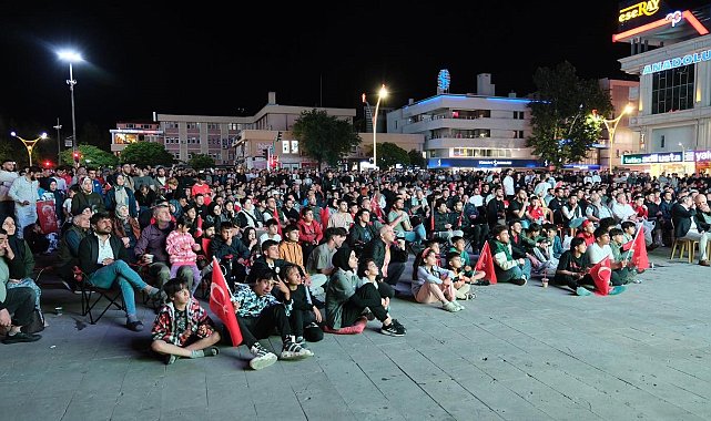 Erzincan'da milli maç heyecanı yaşandı