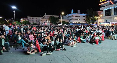 Erzincan'da milli maç heyecanı yaşandı
