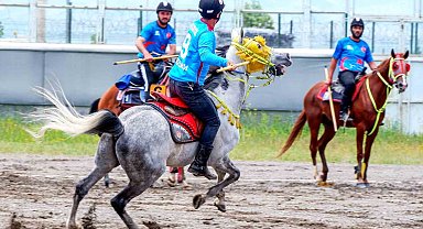 Erzurum'da cirit heyecanı sürüyor