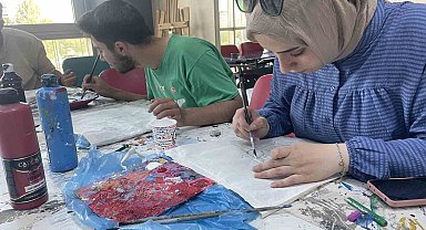 Gençlerden plastik poşet tüketimini azaltmak için etkinlik