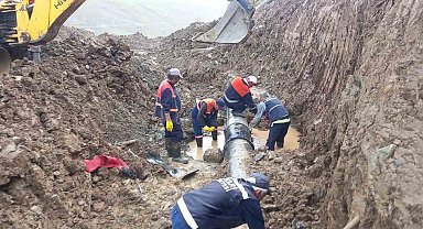 Hakkari'de 3 bin 500 rakımdaki su arızası giderildi