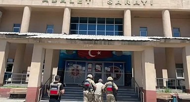 Hakkari'de aranan 30 şahıs yakalandı