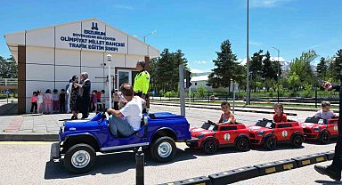 Hem öğreniyor hem de eğleniyorlar