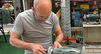 Iğdır'da Kurban Bayramı öncesi bıçak bileyiciler işbaşında