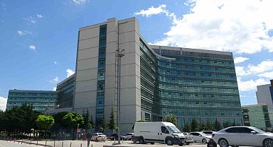 İki aracın karıştığı kazada: 3 kişi yaralandı