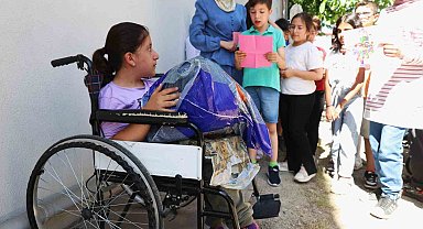 İlkokul öğrencilerinden anlamlı davranış: Mezuniyet balosu yerine arkadaşlarını sevindirdiler