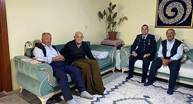 Jandarma, bayramda şehit ailelerini unutmadı