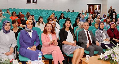 Kadın Kadına Söyleşi programı düzenlendi